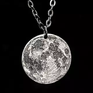 Full Moon Necklace in Silver